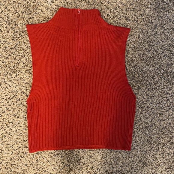 Red tank top sweater - Picture 3 of 3